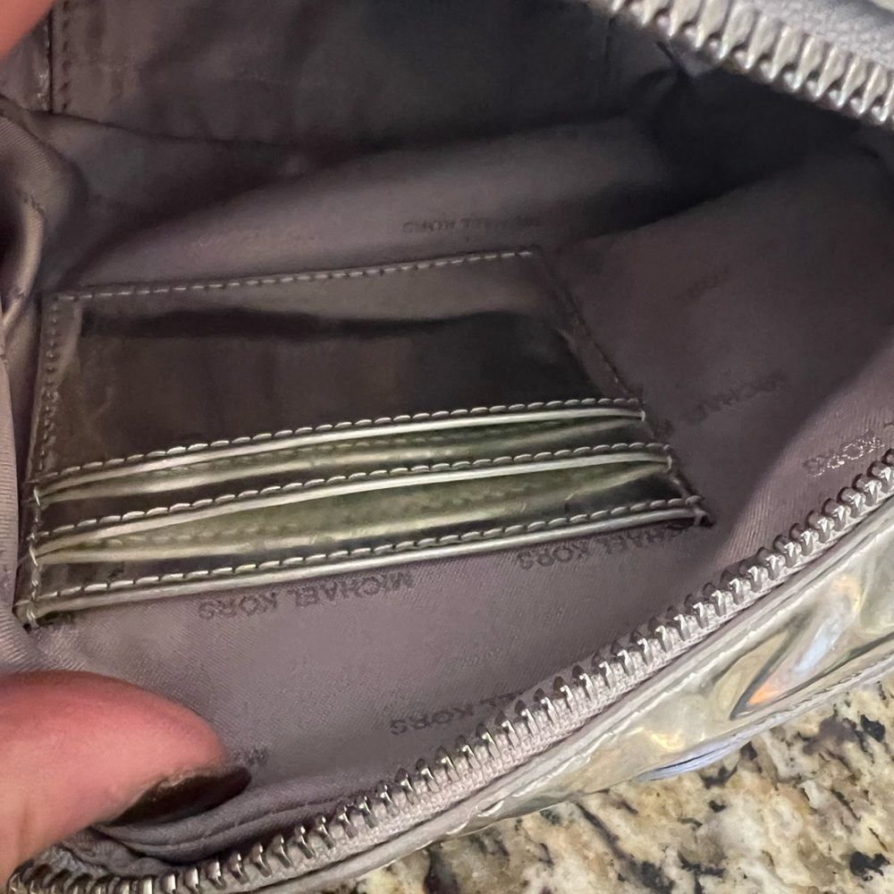 Michael kors crossbody purse - Picture 6 of 9